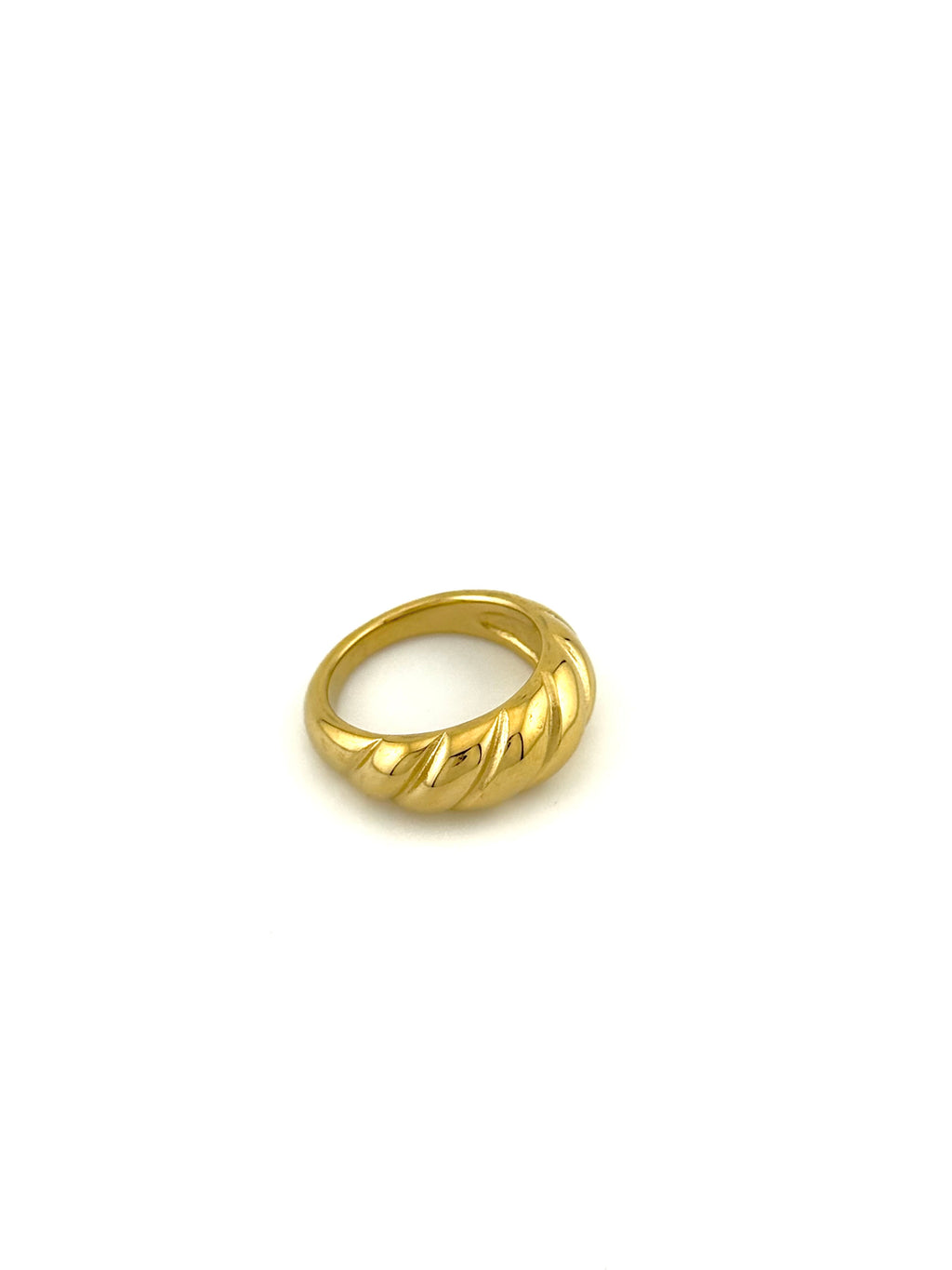 Crescent curve ring